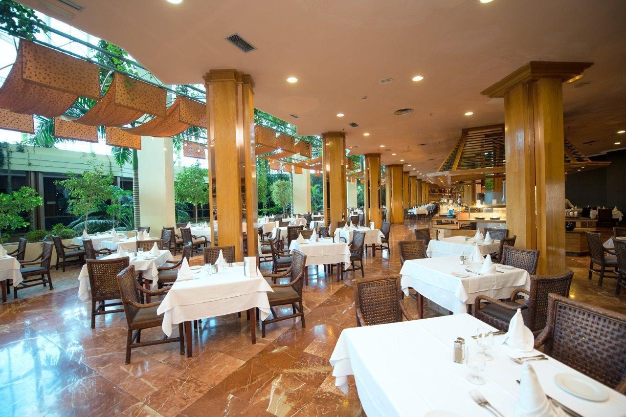 Beatriz Costa & 4* Costa Teguise