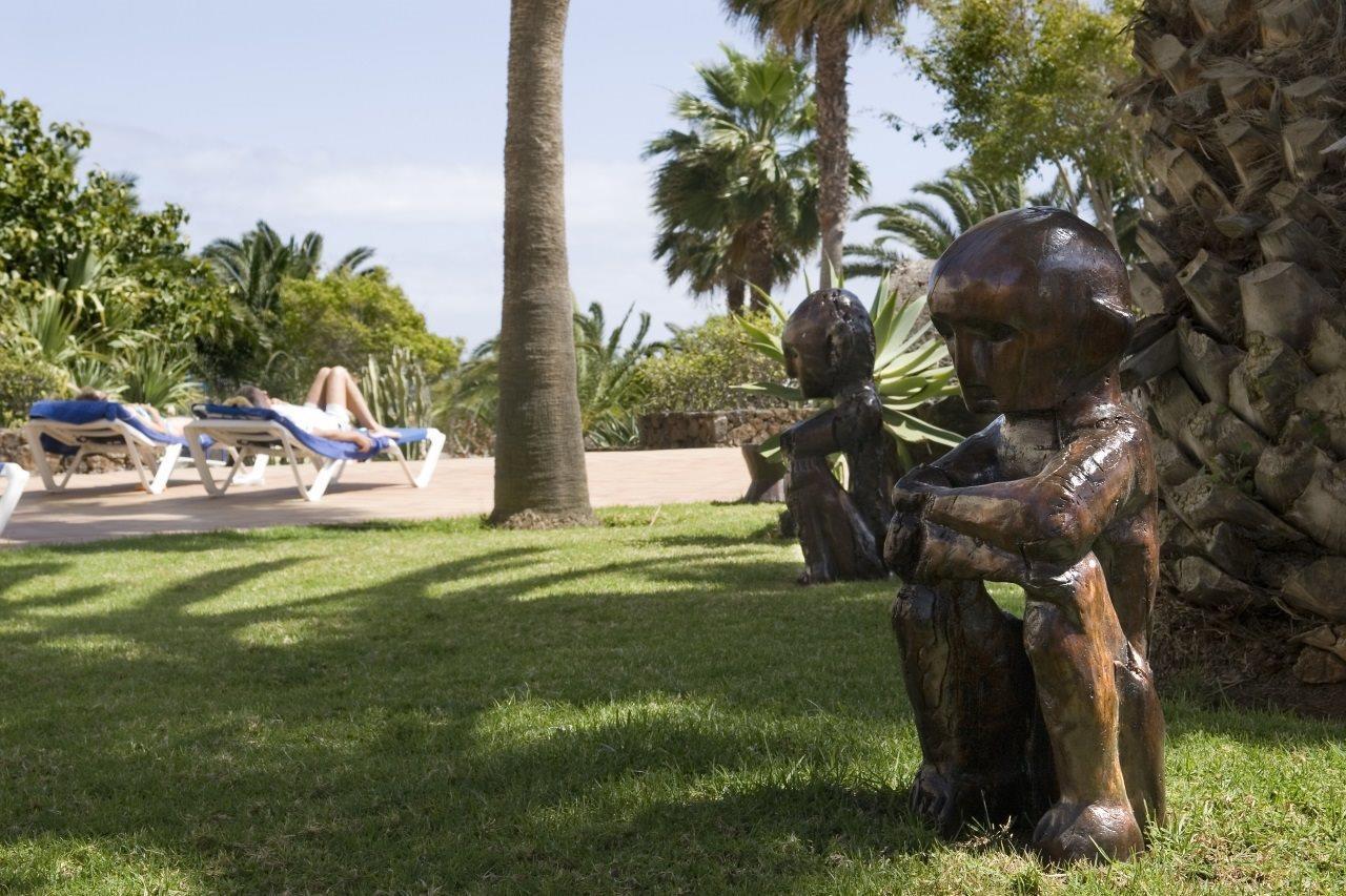 Beatriz Costa & Hotel 4*