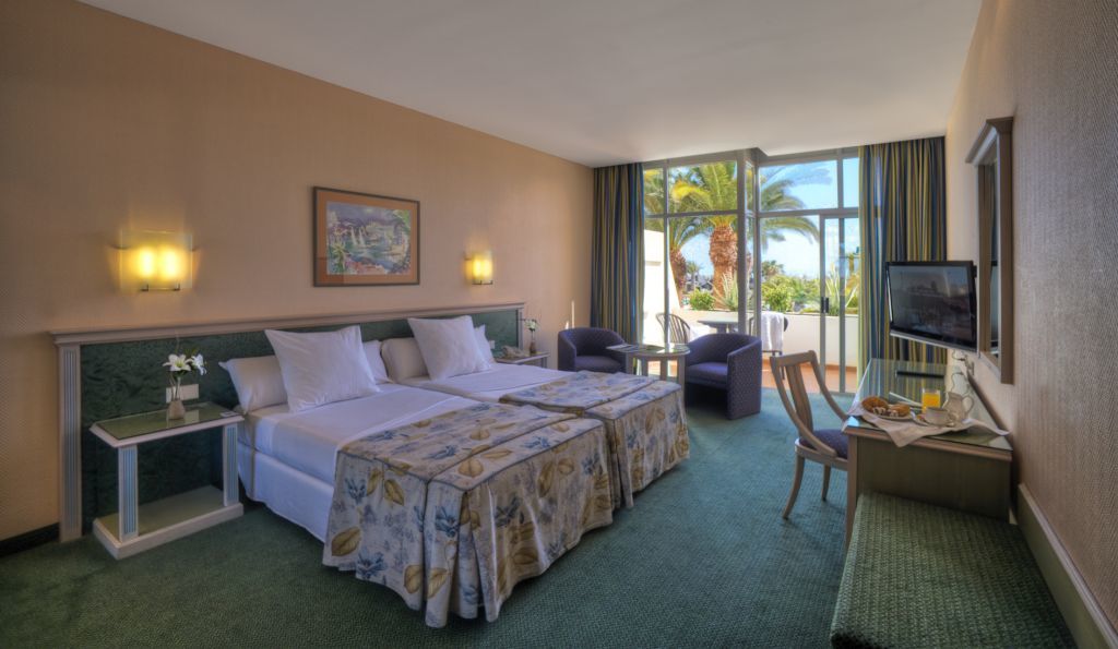 Beatriz Costa & Hotel Costa Teguise