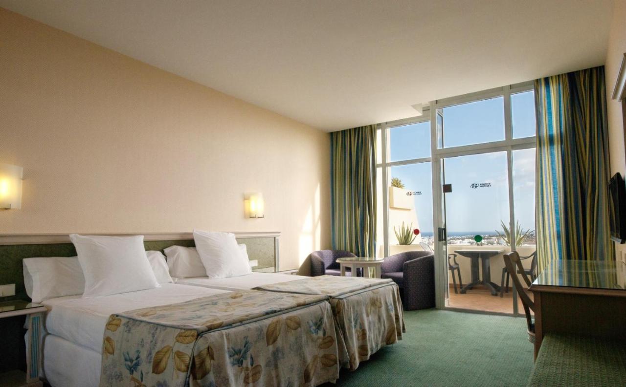Beatriz Costa & 4* Costa Teguise